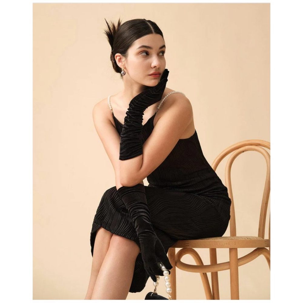 🆕 Elegant black dress 😍